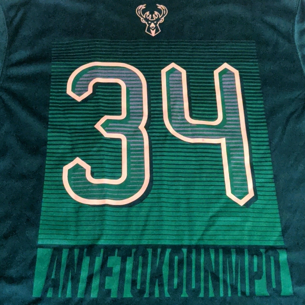 Milwaukee Bucks Athletic Tee